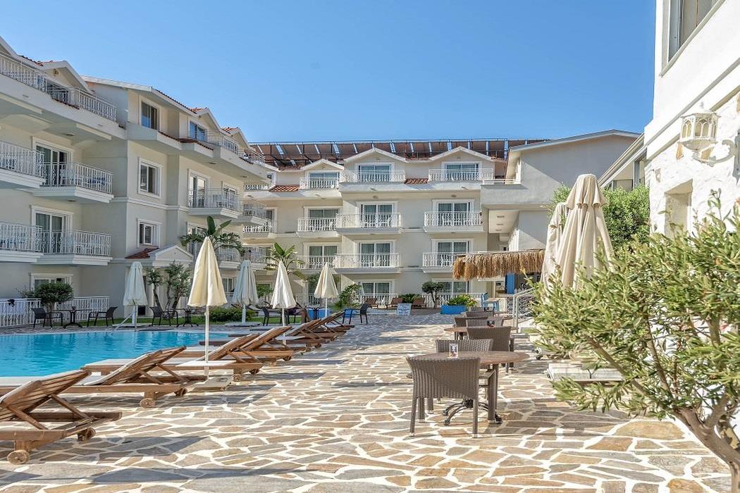 Montebello Deluxe Hotel