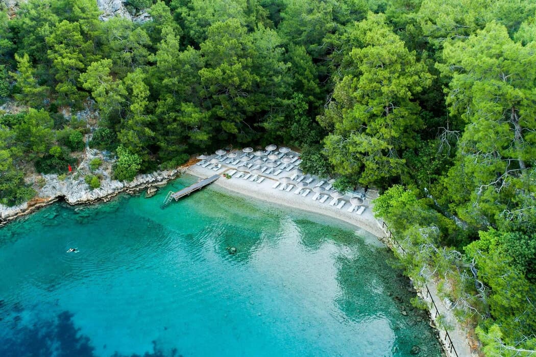 Hillside Beach Club
