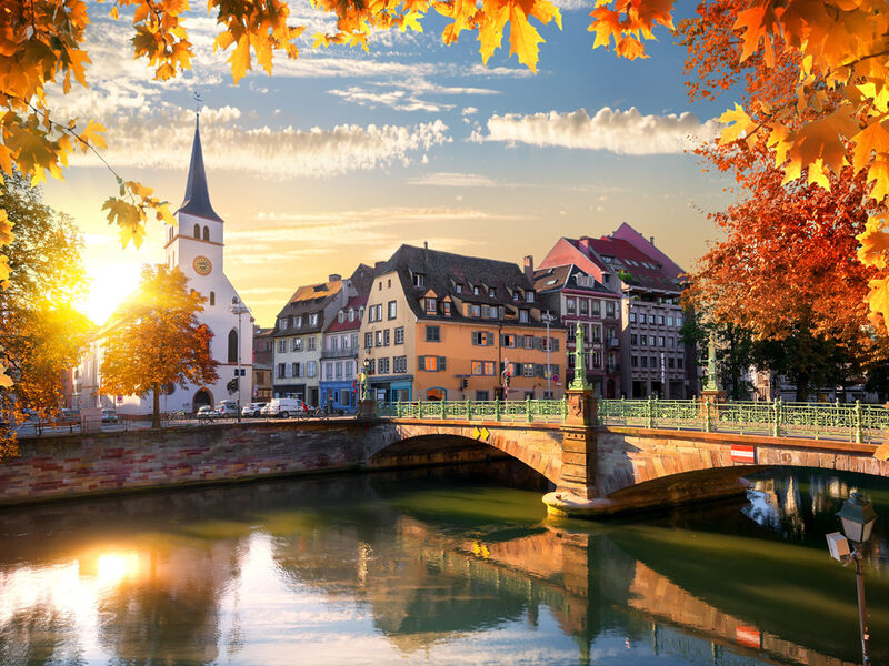 Bernina Express ile Noel Pazarları İtalya & İsviçre & Fransa & Almanya Turu Pegasus Havayolları ile 4 Gece 5 Gün ZRH-ZRH IS001 