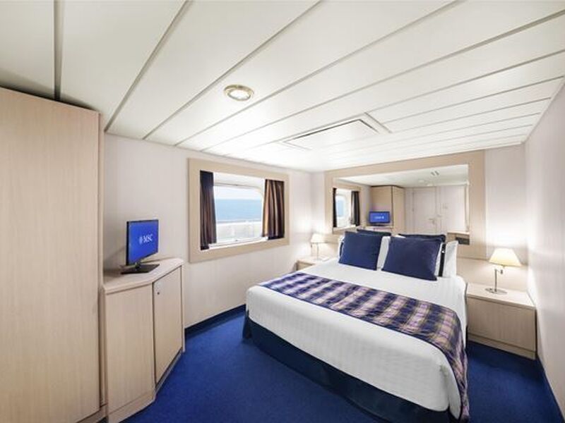 İZMİR HAREKETLİ MSC LİRİCA ile EGE & ADRİYATİK