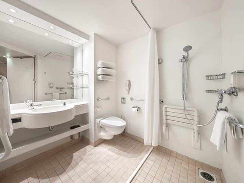 İZMİR HAREKETLİ MSC LİRİCA ile EGE & ADRİYATİK