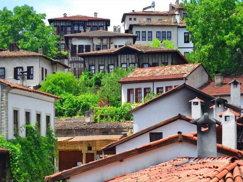 İstanbul Çıkışlı Otobüslü Safranbolu Amasra Abant Turu 1 Gece Konaklamalı