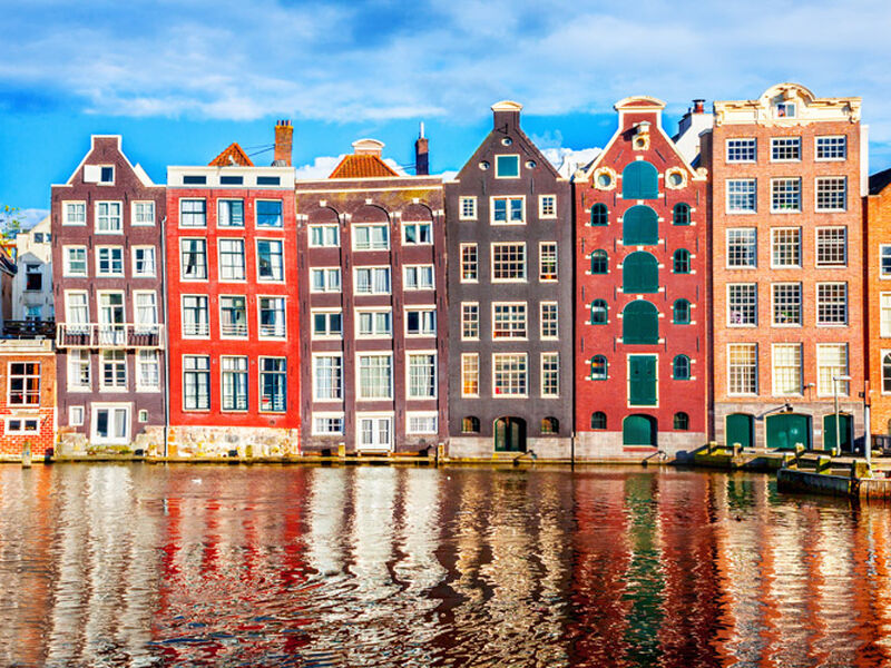 İzmir Çıkışlı Görkemli Üçlü Benelüx – Fransa – Almanya Turu Sunexpress Havayolları ile  7 Gece Sevgililer Günü Özel ATS001