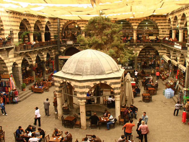 Uçaklı Diyarbakır Şanlıurfa Göbeklitepe Turu