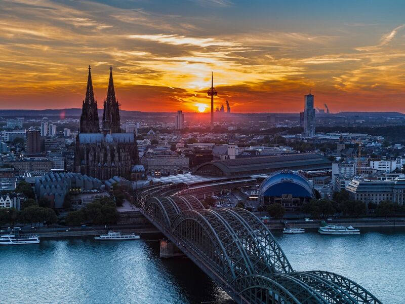 Adana Kalkışlı Mega Benelüx & Paris & Colmar & Köln Turu SunExpress Havayolları ile 7 Gece 8 Gün (BRU-BRU) IS001