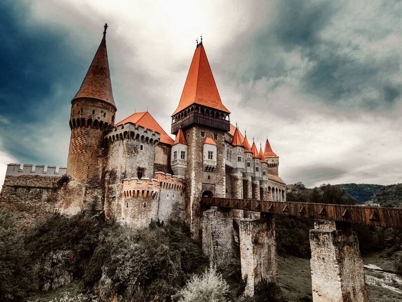 Transilvanya İncileri Turu Tüm Çevre Gezileri ve Ekstra Turlar Dahil 5 Gece 6 Gün MT001